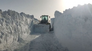 Tonlarla qarı təmizləyib Azərbaycan hərbçilərinə yol açdılar - FOTO - VİDEO 