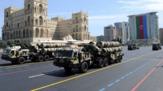 Azərbaycan yeni silahlar alır, Ermənistan isə Rusiyadan xeyriyyə gözləyir 