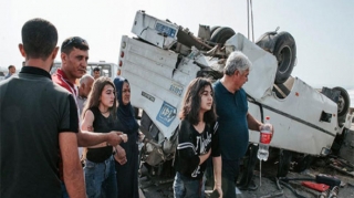 Antaliyada yol qəzasında 2 turist ölüb, çox sayda yaralı var