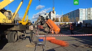 Yük maşını yolu çökdürdü - VİDEO