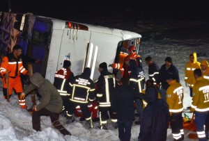 Türkiyədə ağır yol qəzası: 1 ölü, 21 yaralı