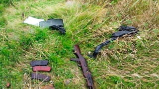 Qəbələdə çay kənarında avtomat və patronlar tapıldı - FOTO