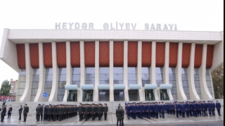 Zəfər Günü münasibətilə Bakıda hərbçilərin yürüşü keçirilib - YENİLƏNİB   - FOTO