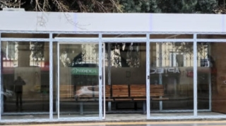 Sərnişinlər onlar üçün qoyulan smart tipli dayanacaqlara niyə buraxılmır? 