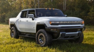 Электропикапы GMC Hummer EV  устроили «танцы» на дороге  - ФОТО - ВИДЕО