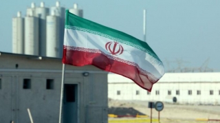 Buşehr Atom Elektrik Stansiyası yaxınlığına mərmi düşdü - Ölən var 