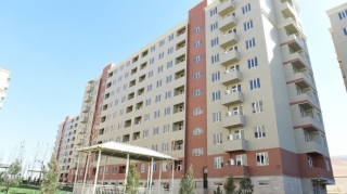 İlham Əliyev məcburi köçkünlər üçün tikilən evlərin şəhid ailələrinə verilməsini tapşırdı 