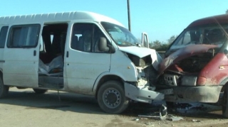 Sabirabadda fəhlələri daşıyan avtomobillər toqquşub, yaralılar var - SİYAHI - YENİLƏNİB 