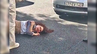 “Prius”un vurduğu piyada qan içində asfaltda qaldı  - VİDEO