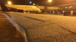 Moskva aeroportunun işi iflic oldu - VİDEO 