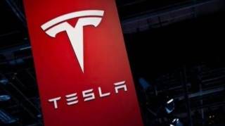 “Tesla” səhmləri 7% artaraq, Maskın bir gündə $11.4 mlrd. zənginləşməsinə səbəb olub 