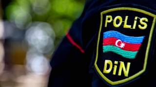 В Баку мужчина представился сотрудником банка и присвоил 13 тыс. манатов 