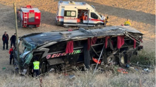 Türkiyədə sərnişin avtobusu aşdı - Yaralananlar var 