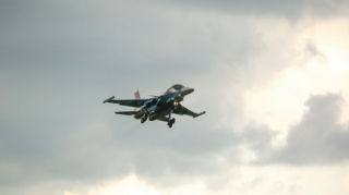 İsveçrə Ukraynadakı münaqişə tərəflərinin hərbi təyyarələri üçün səmanı bağlayıb 