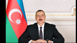 Президент Азербайджана поздравил короля Бахрейна