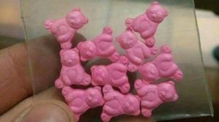 Məktəblərdə şagirdlərə narkotik təklif edilməsi iddiasına - RƏSMİ 