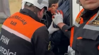 Yasamalda qəza oldu, sürücü belə xilas edildi - VİDEO 