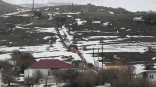 Bəzi yerlərdə yağış, dağlıq ərazilərdə qar yağır - FAKTİKİ HAVA 