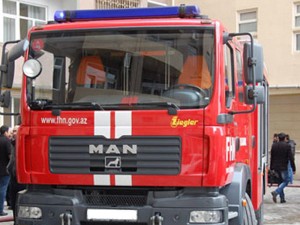 Ağdaşda traktor yanıb