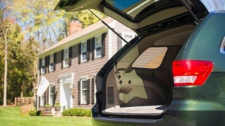 İcarəyə götürdüyü avtomobildən əvvəlki sürücünün MEYİTİ ÇIXDI 