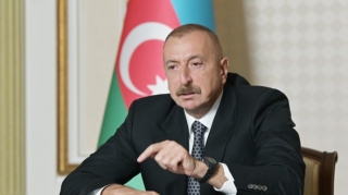 İlham Əliyev Paşinyana: "Kimin dabanlarını yalayırsansa yala, heç kim bizə təsir edə bilməz" 