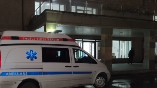 Bakıda gənc oğlan bıçaqlanıb