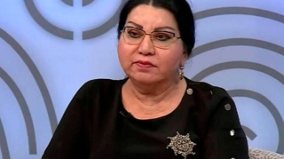 Şəfiqə Nağıyevanı maşın vurdu  - VİDEO