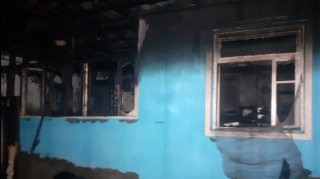Bakıda 4 otaqlı ev yanıb