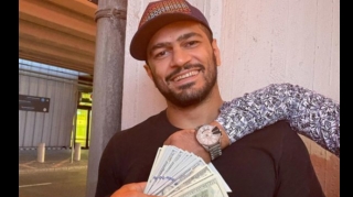 Dolları eyvandan səpələyən idmançı yığmaya qaytarıldı    - YENİLƏNİB