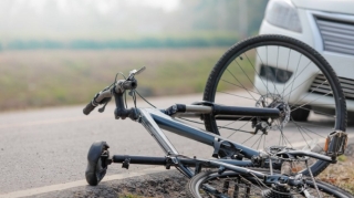 Şərurda avtomobil velosipedçini vuraraq öldürüb 