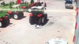 Üç uşaq atasının faciəvi sonu:  traktorun altında qalaraq can verdi  - FOTO