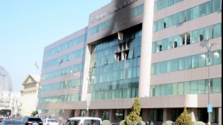 Yeddi körpənin öldüyü yanğınla bağlı məhkəmə davam etdirilib 