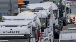 Barselonada etirazçılar yanacağın bahalaşmasına görə nəqliyyatı iflic etdilər 