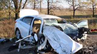 Bacısını və dayısı oğlunu yataqda tutub bıçaqladı; "Hyundai"la qəzaya düşdü - 11 il həbs verildi 