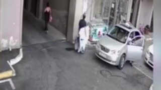 Bakıda oğurladığı televizoru maşına qoyan şəxs kameraya düşdü  - VİDEO