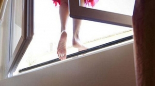 18 yaşlı qız günahkarın adını yazıb intihar etdi