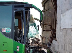 İki “Neoplan” “Kamaz”la toqquşdu: 11 nəfər xəsarət alıb - FOTO