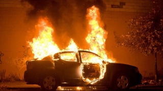 Ağcabədidə minik avtomobili yanıb