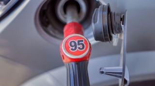 Azərbaycan "Aİ-95"  benzininin idxalını iki dəfə artırıb