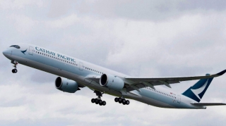 Honq Konq–London reysi ilə uçan təyyarə Bakıda məcburi eniş edib 