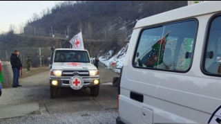 BQXK-nın daha 6 avtomobili Xankəndidən Laçın istiqamətinə keçib