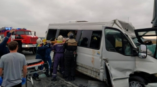 Avtobus qəzaya düşüb, 10 nəfər ölüb 