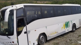 Şamaxıda turistləri aparan avtobus qəzaya uğradı - Xəsarət alanlar var   - FOTO - YENİLƏNİB