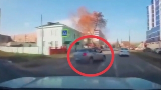 Əks yola çıxan sürücü iki avtomobillə toqquşdu - VİDEO