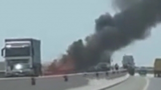 Ələt-Astara yolunda maşın yanır - VİDEO  - YENİLƏNİB