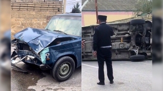 Buzovnada “07”yə çırpılan “Ford” evin hasarını uçurub aşdı   - VİDEO