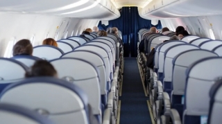 Təyyarə göydə ALOVLANDI 