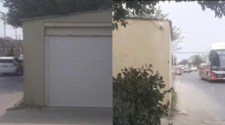 Ramana sakini səkidə maşın üçün qaraj tikib piyadaları təhlükəyə atır - VİDEO 