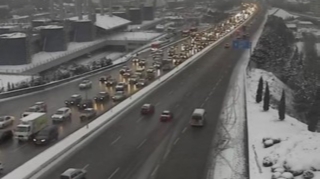 Paytaxtın bir sıra yollarında tıxac müşahidə edilir - SİYAHI   - FOTO