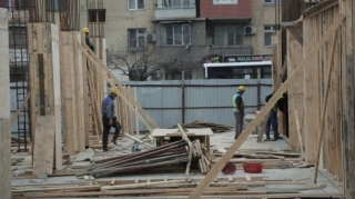 Bakıda özbaşınalıq: Mənzil sahiblərinin xəbəri olmadan evləri söküldü - VİDEO 